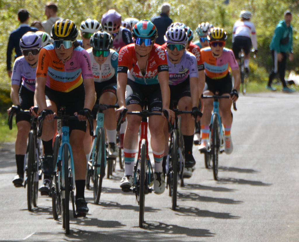 ETAPE 5 _ LA VUELTA FEMENINA KAROLINA PEREKITKO DANS SON ÉLÉMENT : « C’EST MA PREMIÈRE GRANDE COURSE. J’APPRENDS TOUS LES JOURS ET JE CONTINUE À ME BATTRE »